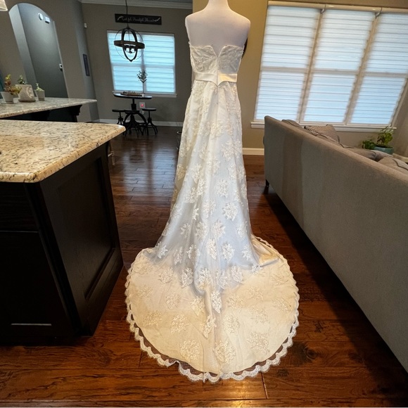 David’s Bridal Wedding Dress Size 18W Solid Ivory Lace Beaded Strapless 9T9211 - Picture 4 of 16